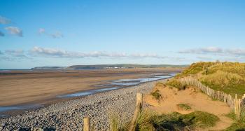 Photo of the coastline along Westward Ho! 