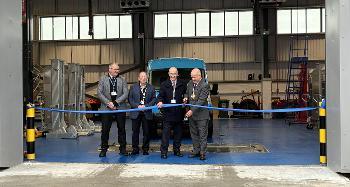 Ribbon cutting OSCAR